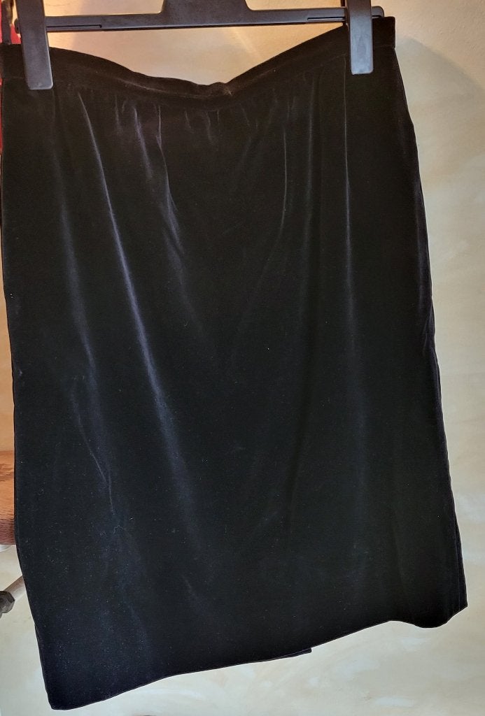 CÉLINE Paris, rechte zwart fluwelen avondrok halflang 44/42., Kleding | Dames, CÉLINE Paris, Zwart, Maat 42/44 (L), Ophalen of Verzenden