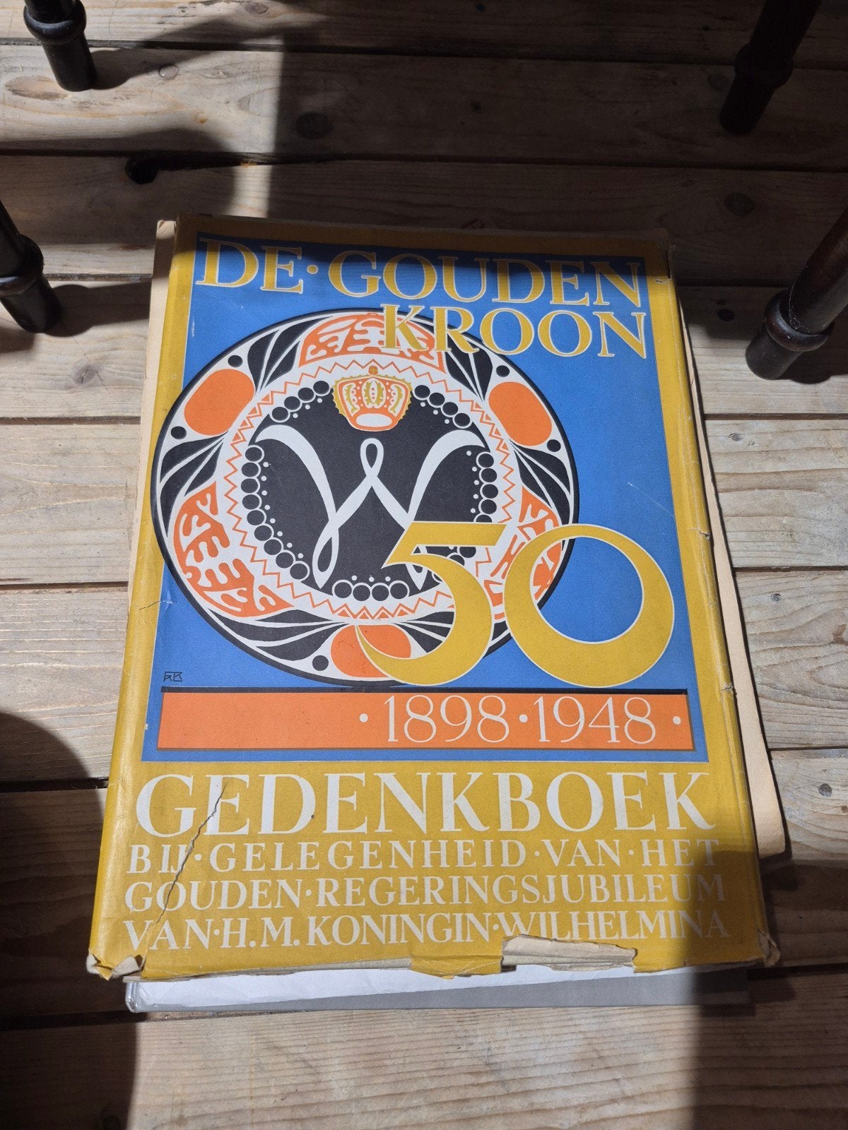 De Gouden Kroon: Gedenkboek Koningin Wilhelmina 1898-1948, Boeken, Ophalen of Verzenden, 20e eeuw of later, Gelezen, Onbekend