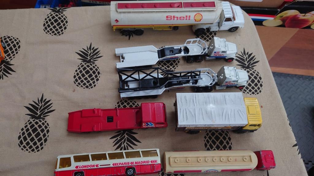 Lot Majorette Trucks - Shell, NASA en meer, Hobby en Vrije tijd, Overige merken, Gebruikt, 1:50 of kleiner, Ophalen of Verzenden