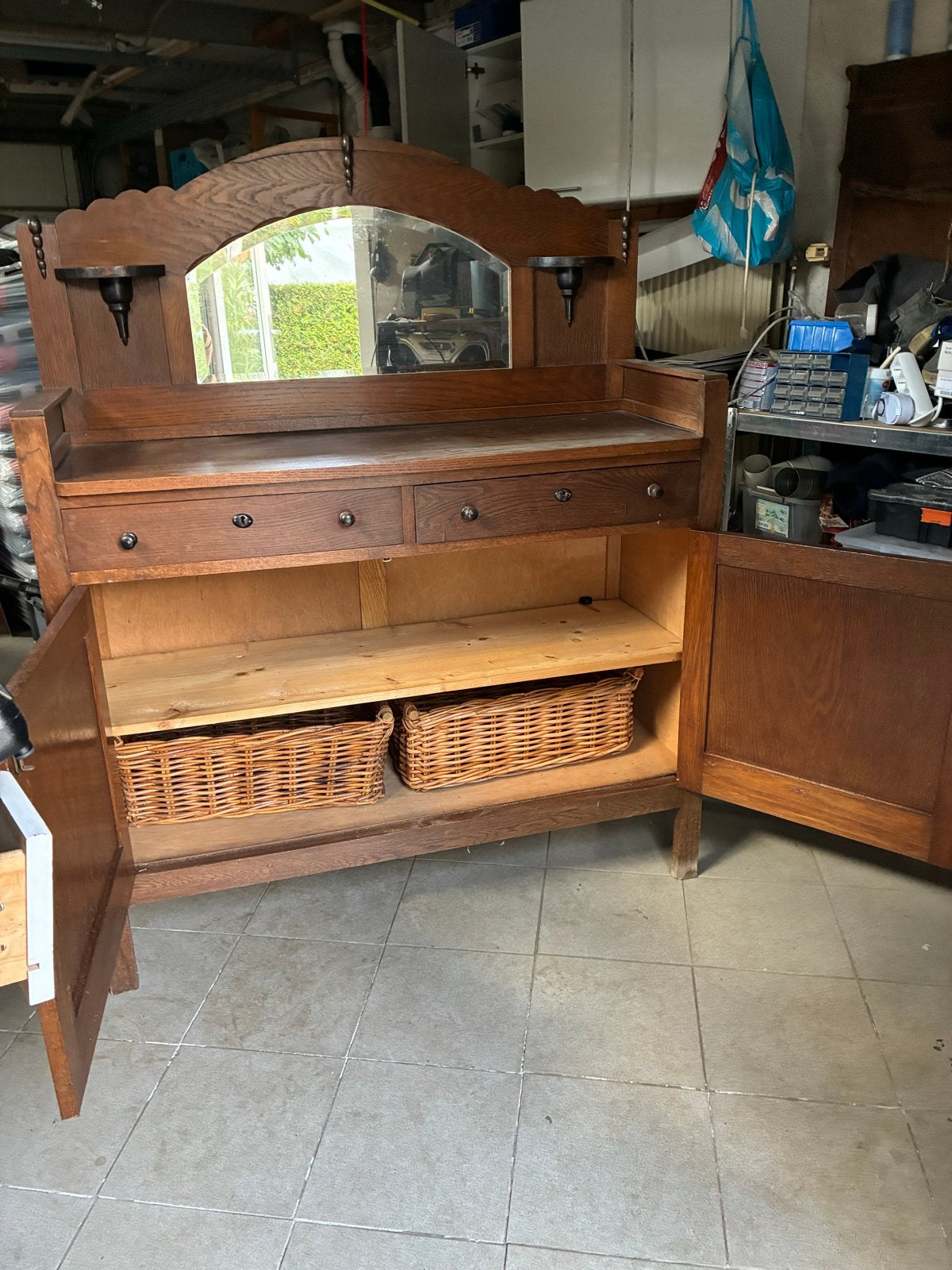 Antiek dressoir met spiegel van J.G. Bouman Jr., Antiek en Kunst, Ophalen