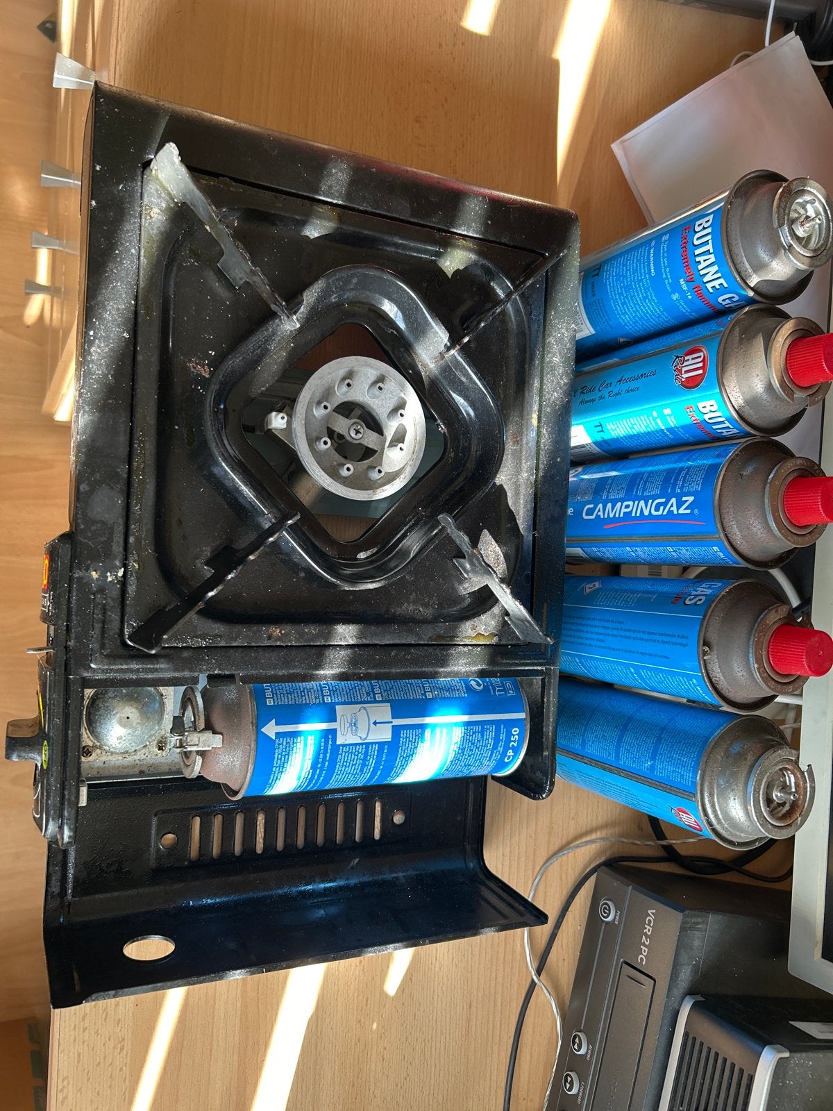 Campingaz gasbrander met 6 gasbussen, Ophalen, Gebruikt