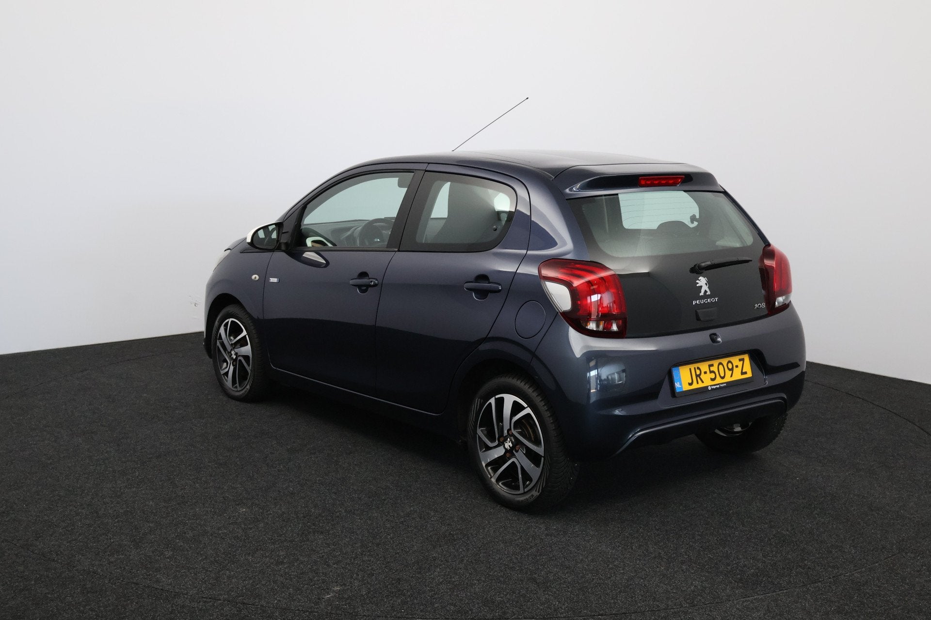 Peugeot 108 1.0 e-VTi Envy/ 15'' LMV!/ Airco/ C.V. Afstand/, Auto's, Peugeot, Voorwielaandrijving, Stof, Gebruikt, Origineel Nederlands