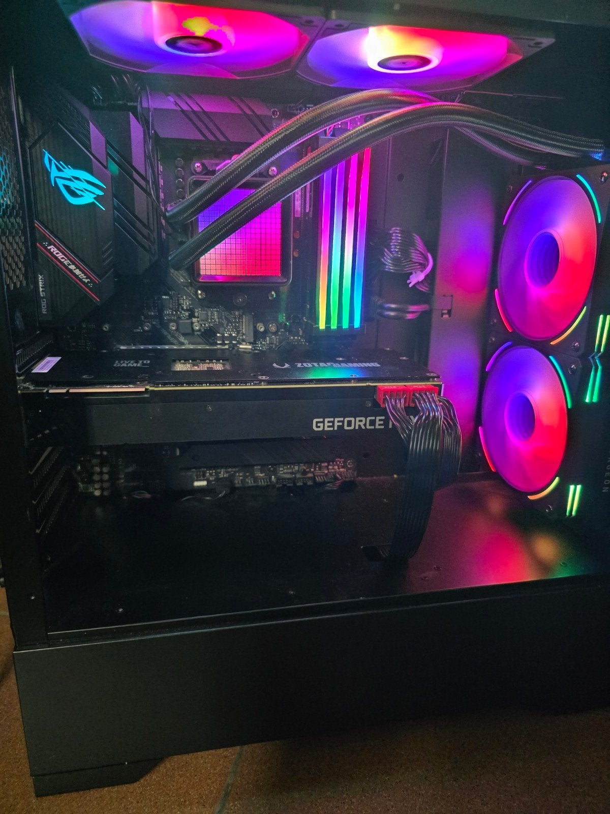 Foto 4 van Krachtige Gaming PC: Ryzen 7 5800x, RTX 2080, 32GB RAM