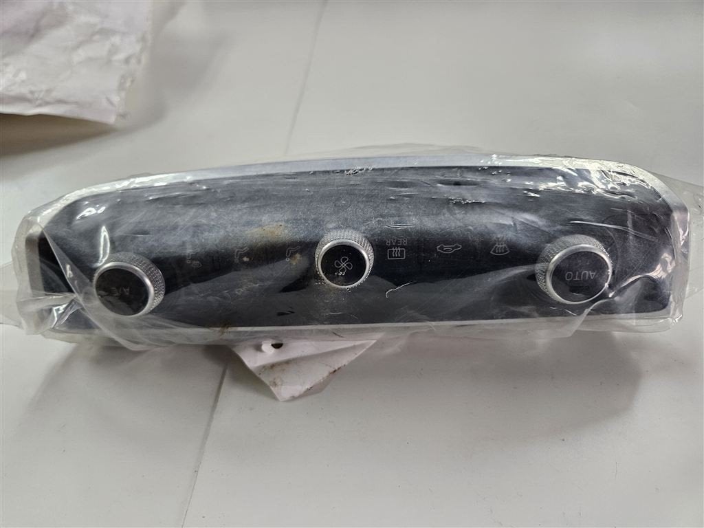 Audi A3 [2015-2017] AC Heater Climate Control OEM 8V0 820 04, Auto-onderdelen, Ophalen of Verzenden, Gereviseerd, Audi