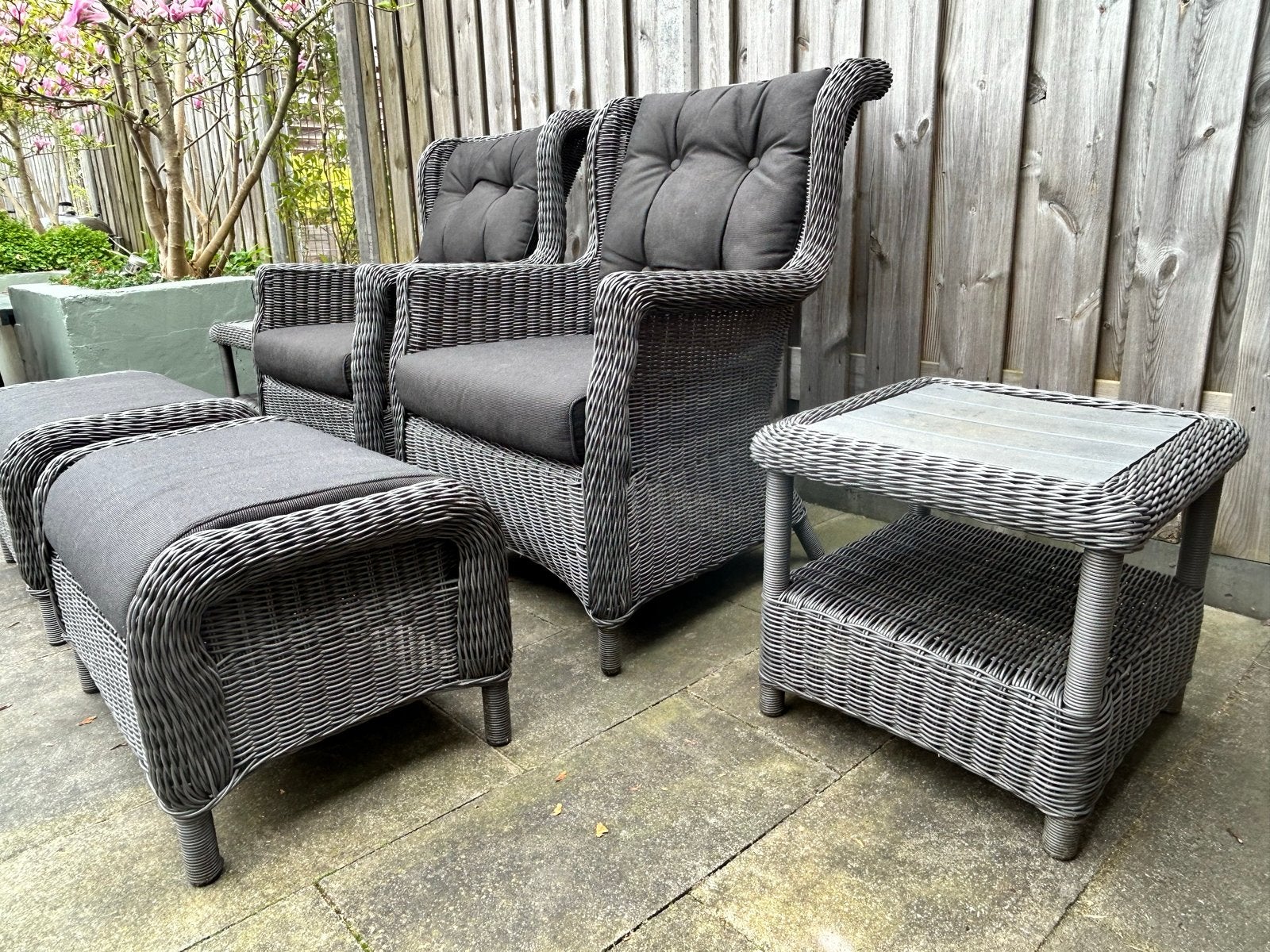Complete Tuinset: Loungestoelen, Kuipstoelen, Tafels & Opber, Ophalen, 4 zitplaatsen, Zo goed als nieuw, Wicker