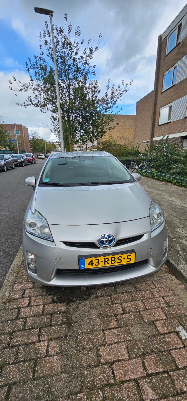 Toyota Prius 1.8 Full Hybrid 2011 vermoede koppakking stuk, 1345 kg, 4 cilinders, Prius, 25 km/l