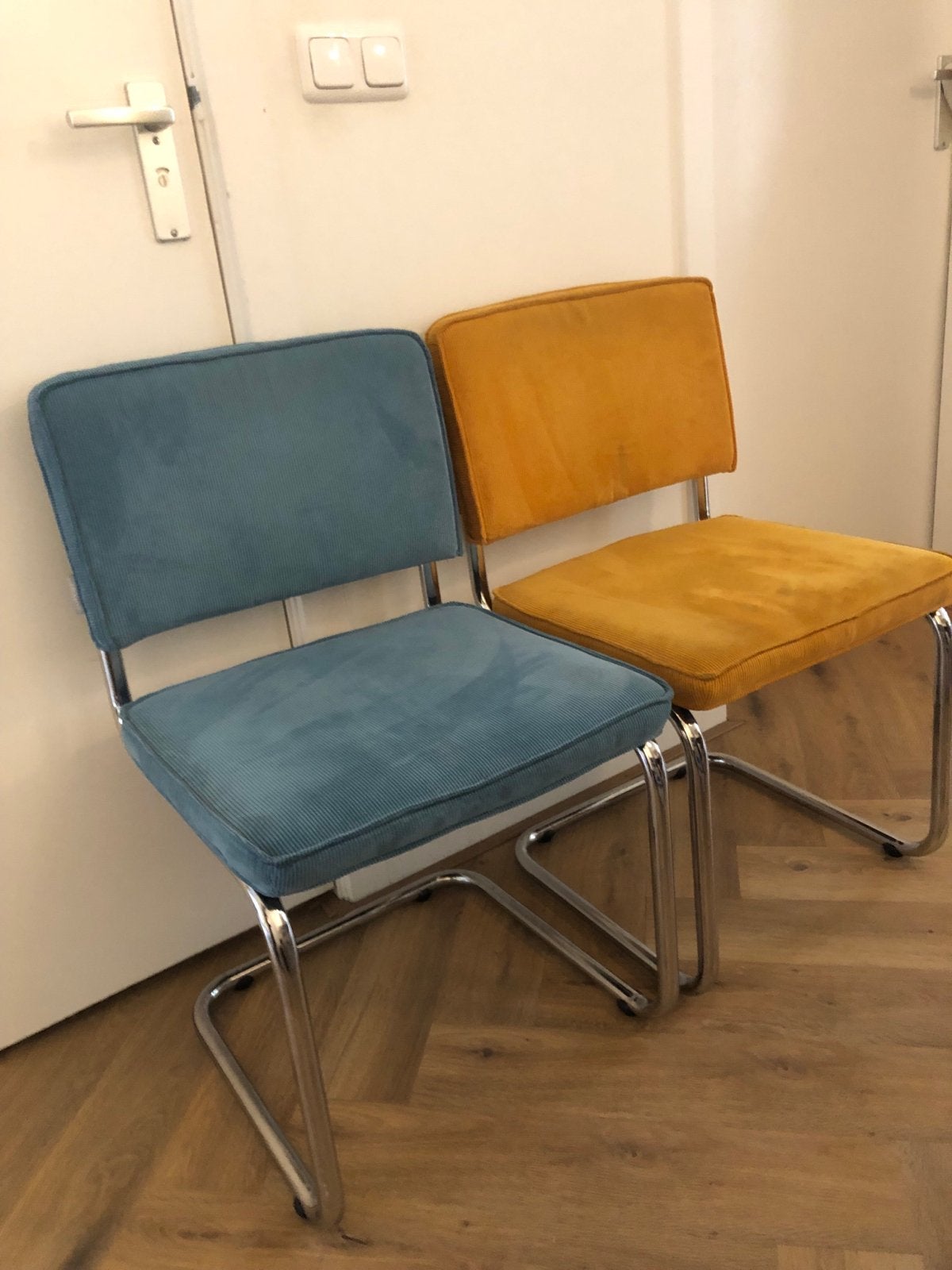 2 originele Zuiver Ridge Eetkamerstoelen - Blauw & Geel, Ophalen, Gebruikt, Twee, Overige kleuren