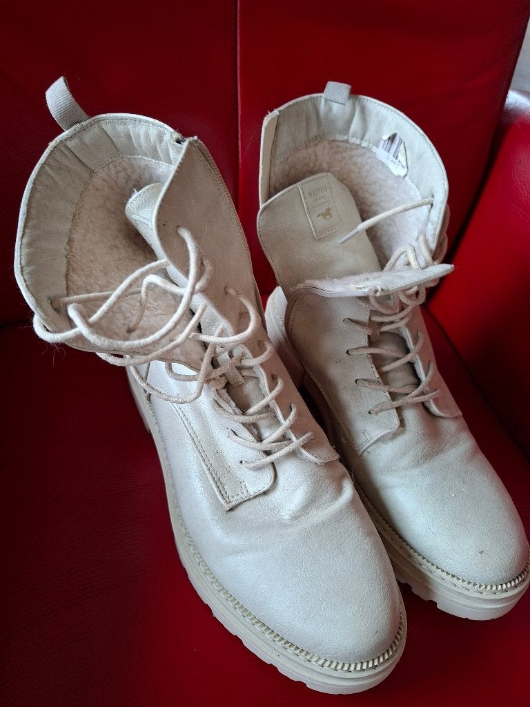 Hoge, lederen veterschoenen Mustang, Kleding | Dames, Wit, Overige typen, Ophalen of Verzenden, Zo goed als nieuw