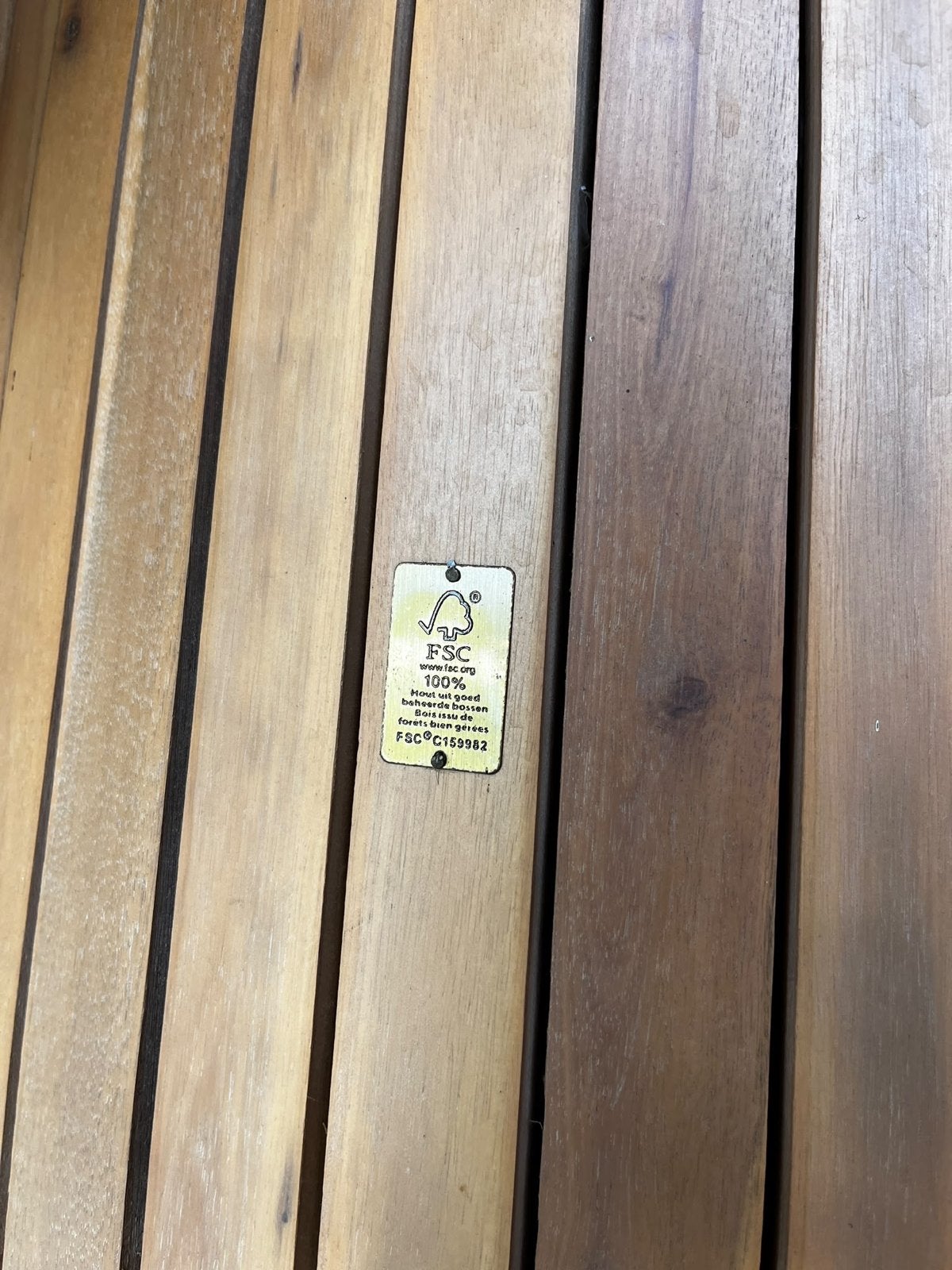 Foto 5 van Ronde eettafel met 6 stoelen - Teakhout en Wicker