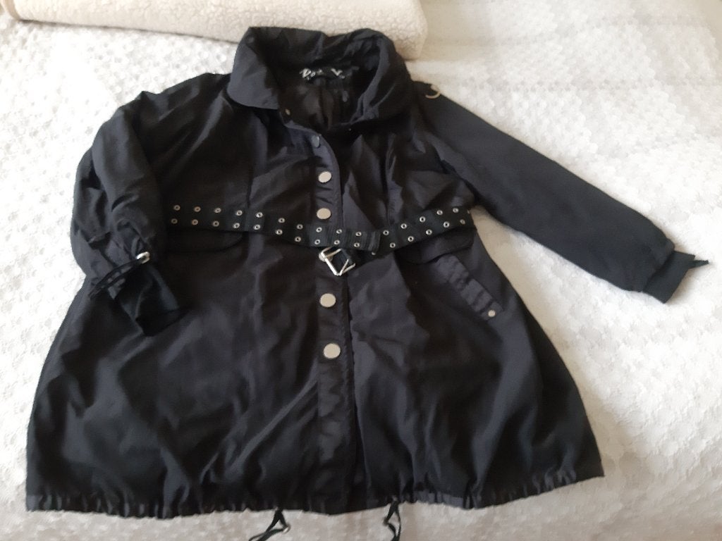 aparte zwarte winterjas maat 48/50, Ophalen, Zo goed als nieuw, Maat 46/48 (XL) of groter, Zwart