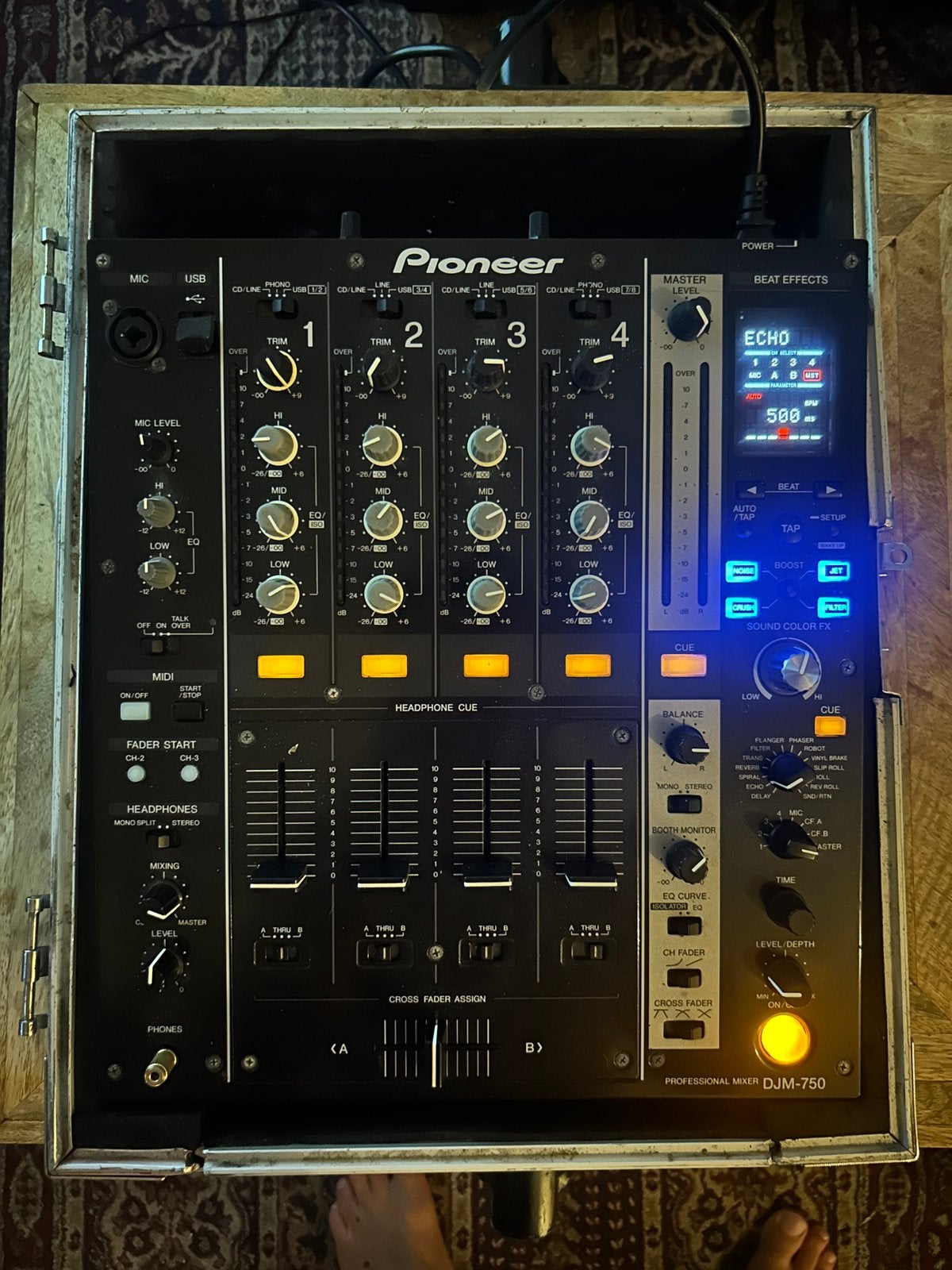Pioneer DJM-750 + flightcase. topmixer, netjes onderhouden, Muziek en Instrumenten, Mengpanelen, Ophalen, Zo goed als nieuw, Minder dan 5 kanalen