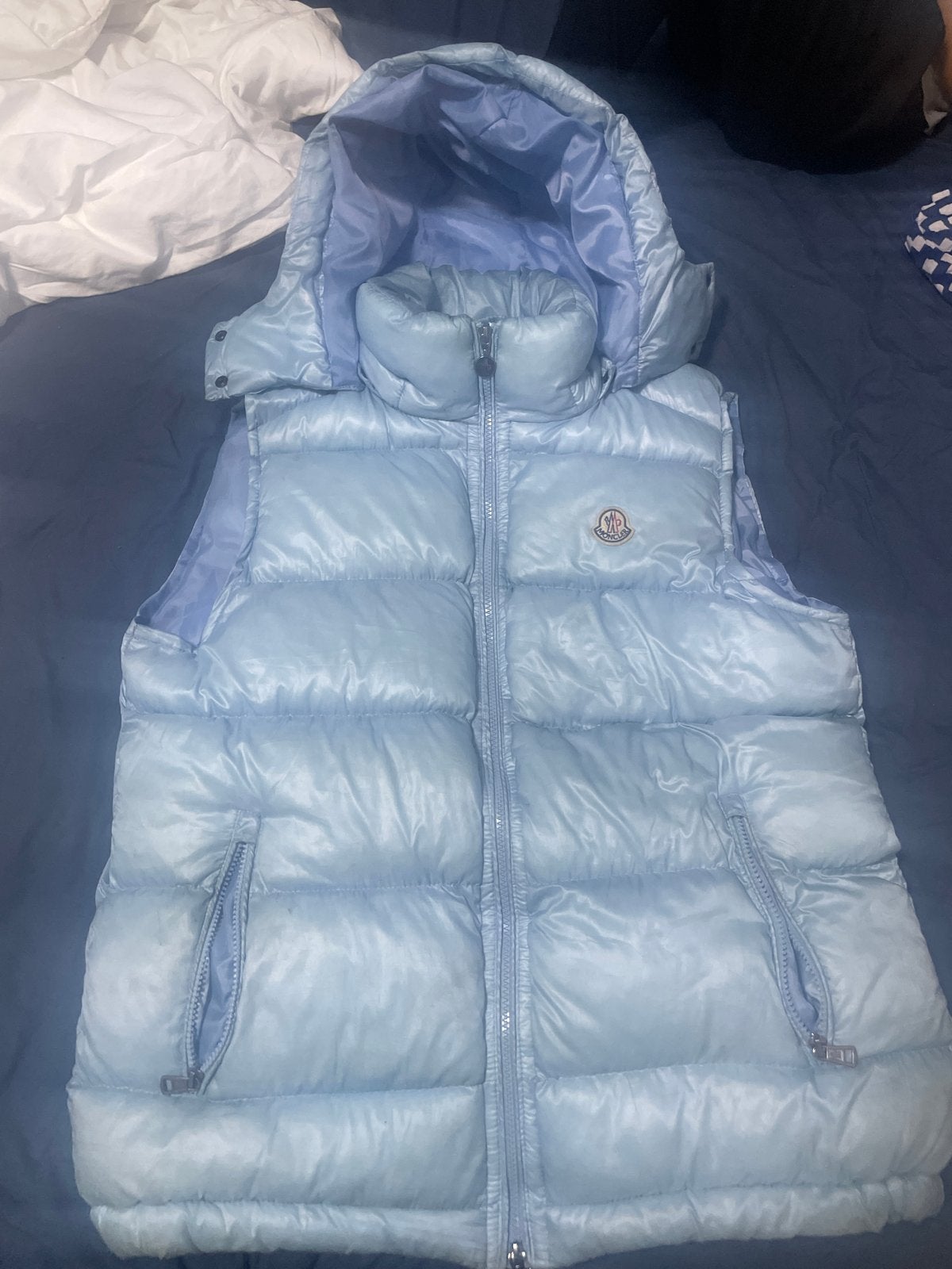 Moncler bodywarmer lichtblauw maat M, Kleding | Dames, Bodywarmers, Ophalen of Verzenden, Zo goed als nieuw, Maat 38/40 (M), Blauw