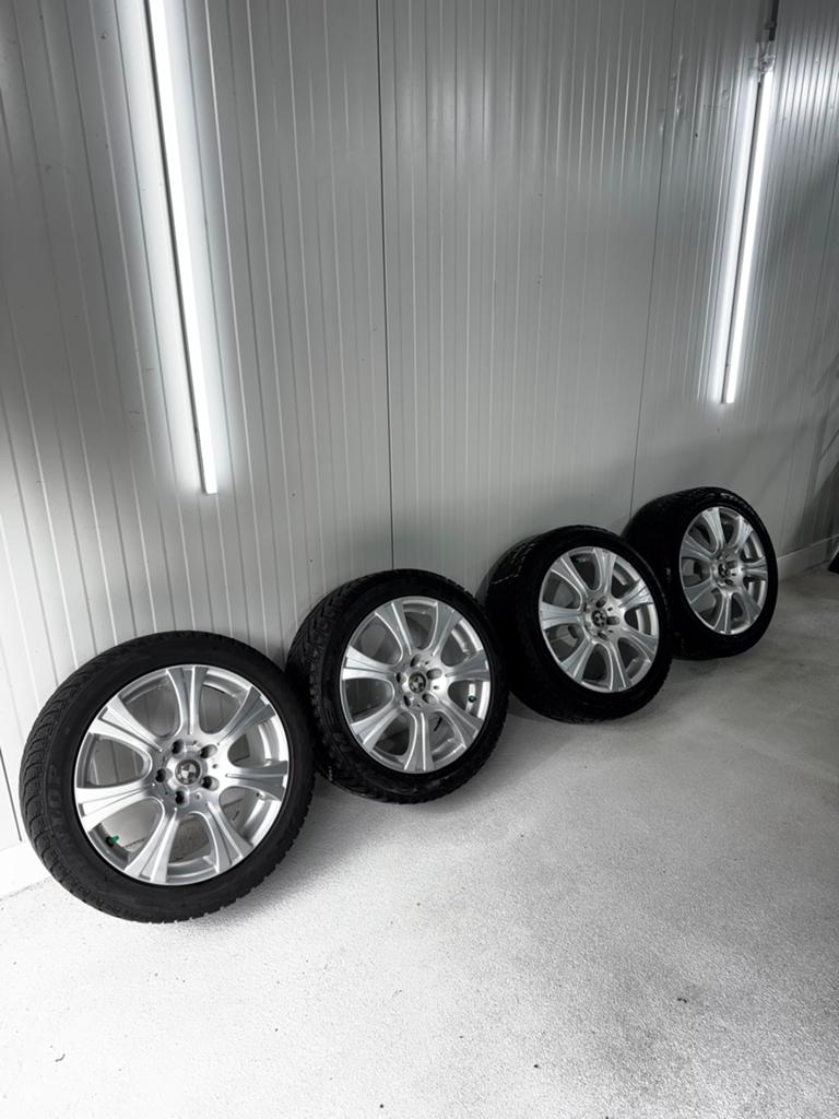 BMW 18 inch winterset – 8Jx18 ET30, Auto-onderdelen, Banden en Velgen, 19 inch, Banden en Velgen, 235 mm, Winterbanden