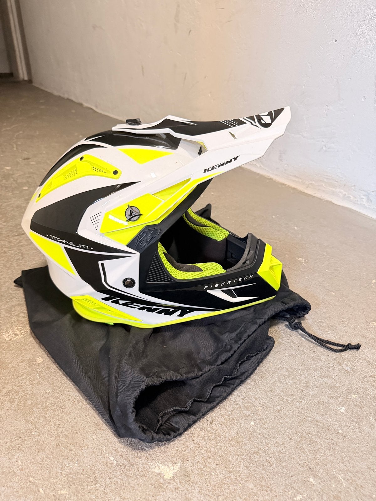 Crosshelm Kenny Titanium Graphic Black Neon Yellow, Motoren, Kleding | Motorhelmen, Overige merken, Offroadhelm, XL, Ophalen of Verzenden