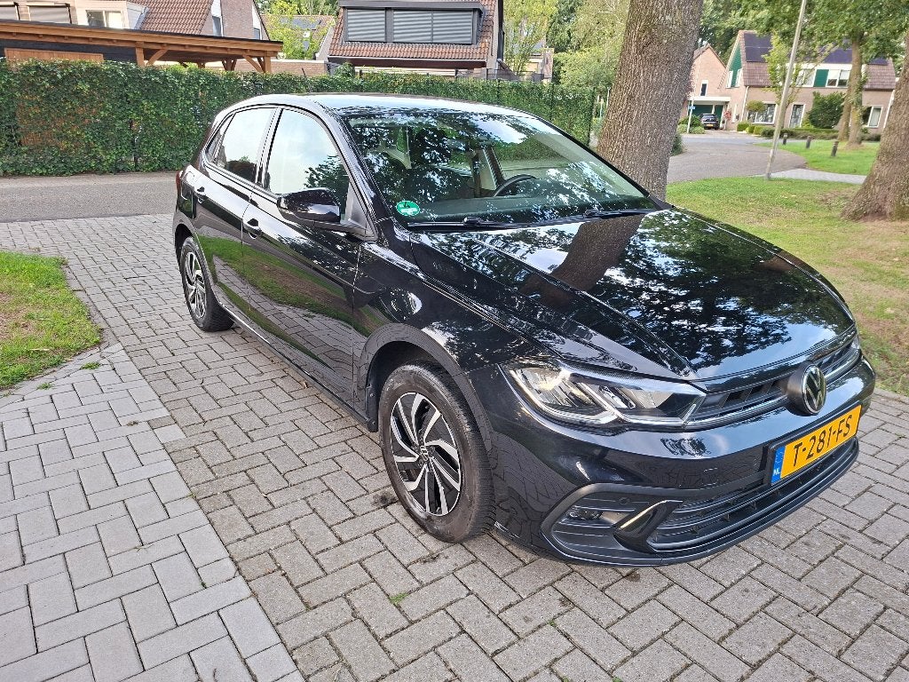 Volkswagen Polo 1.0 TSI 95pk 2022 Zwart, Auto's, Voorwielaandrijving, Dealer onderhouden, Stof, 1072 kg