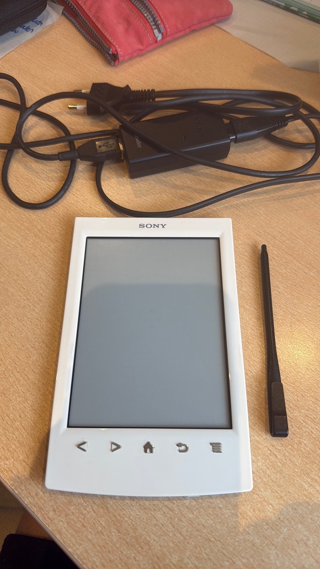 Sony E-reader, 6 inch of minder, Ophalen of Verzenden, 4 GB of minder, Wi-Fi