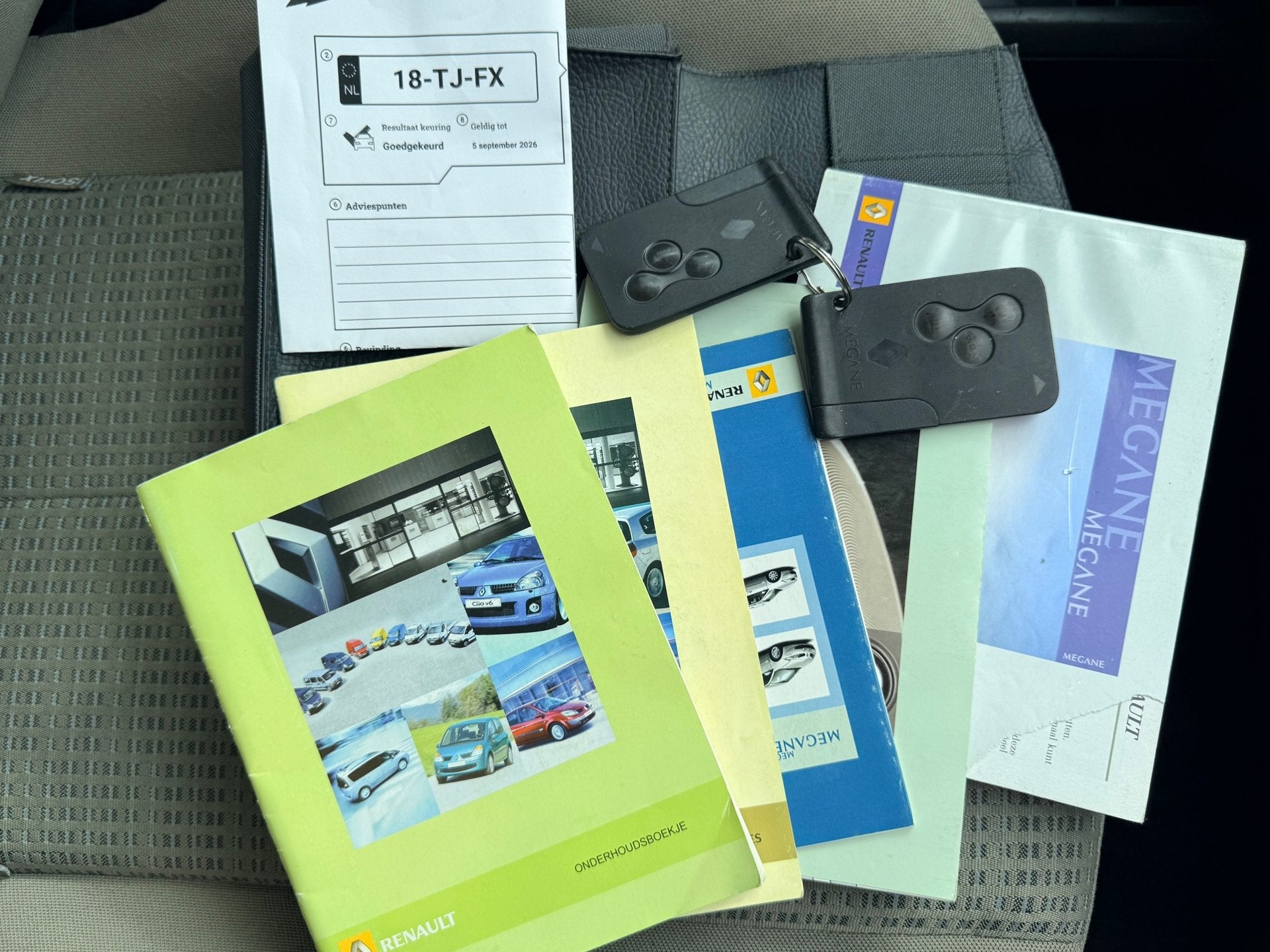 Foto 20 van Renault Mégane 1.6-16V Dynam Comf Automaat|Nwe APK| Carplay