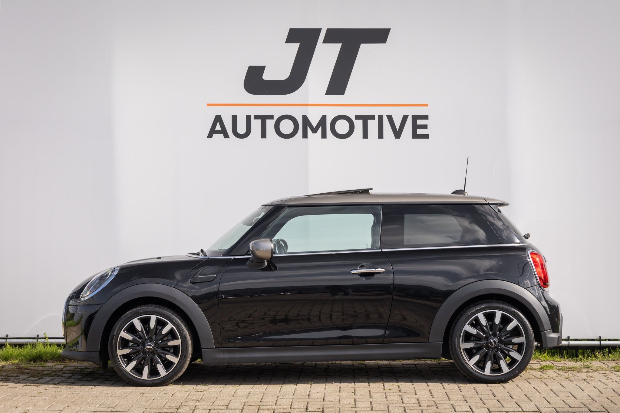 MINI Cooper 1.5 Classic Panoramadak | Camera | Cruise | Lede, 136 pk, Gebruikt, 4 stoelen, Bedrijf
