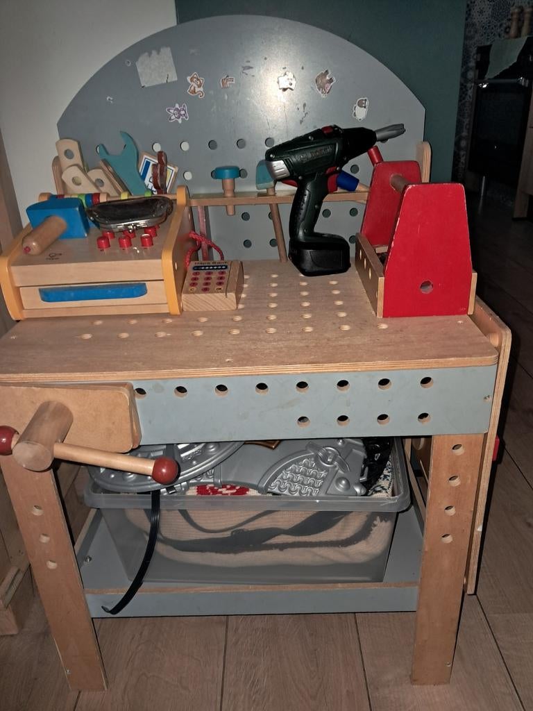 Houten werkbank, Ophalen