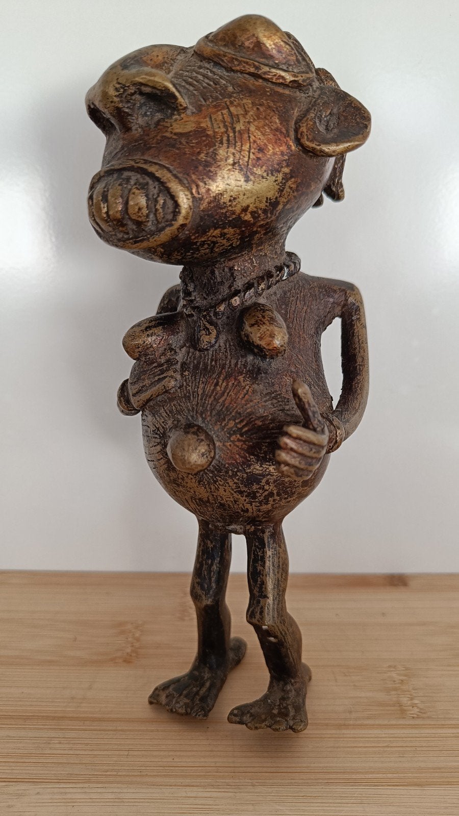 Oud bronzen Tikar fetisj beeldje., Antiek en Kunst, Kunst | Niet-Westerse kunst, 19 cm, Bruin, Afrika, Handgemaakt