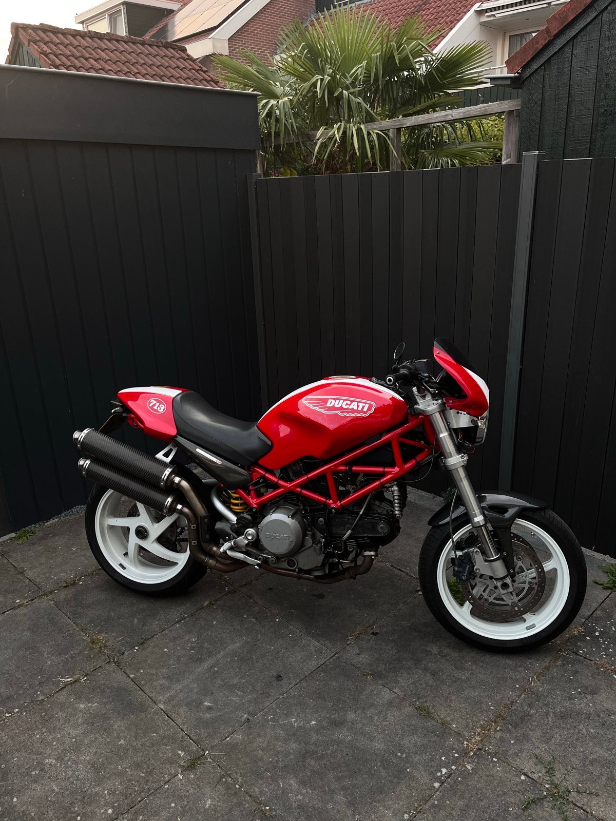Gezocht: Achterste voetsteunen Ducati Monster S4R/S2R, Ophalen, Gebruikt