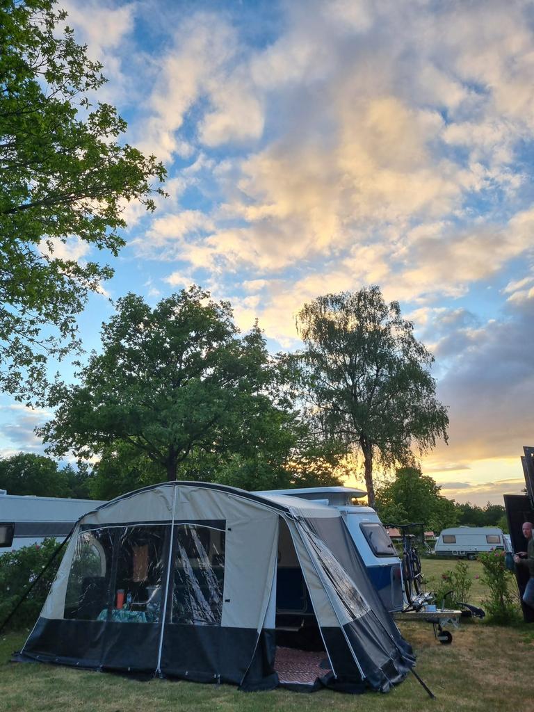 Lucca Eriba caravan luifel/voortent, Ophalen, Zo goed als nieuw
