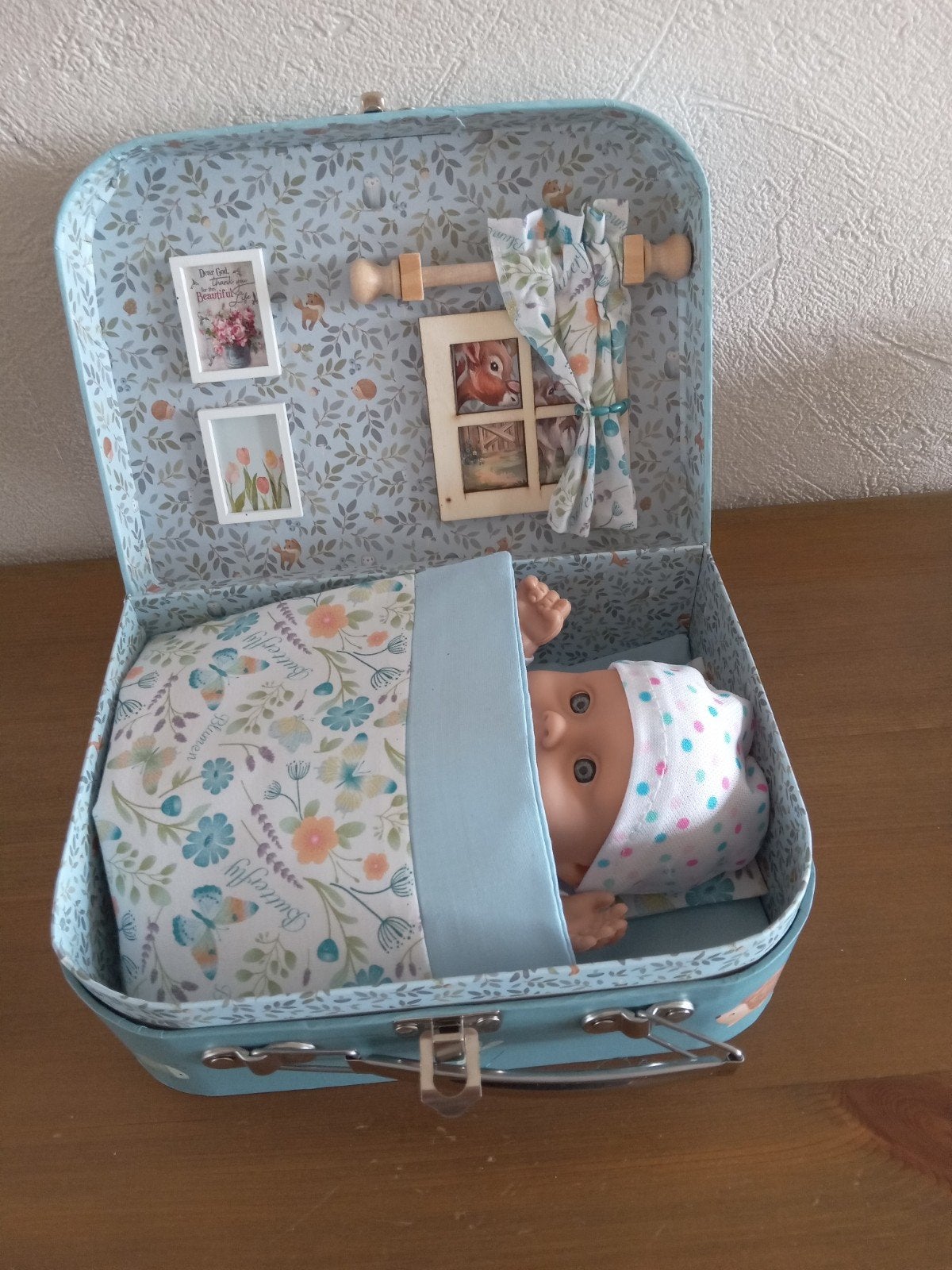 Koffertje met popje en mini-kamer, Kinderen en Baby's, Ophalen of Verzenden, Nieuw, Babypop