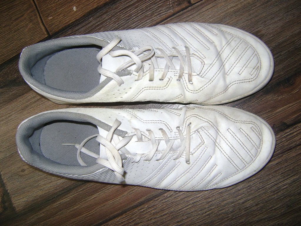 Witte zaalschoenen maat 42, Kleding | Heren, Schoenen, Ophalen of Verzenden, Gedragen, Wit, Sportschoenen