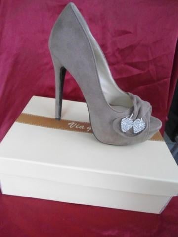 Suede stilettopump met plateauzool off toe mt. 36, Kleding | Dames, Schoenen, Ophalen, Pumps, Bruin, Nieuw