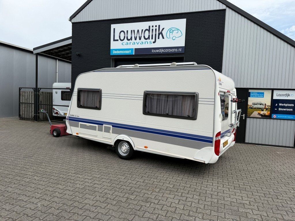 HOBBY De Luxe 440 SF ’08 (Mover, Vastbed 210cm), Vast bed, Hobby, Bedrijf, Treinzit