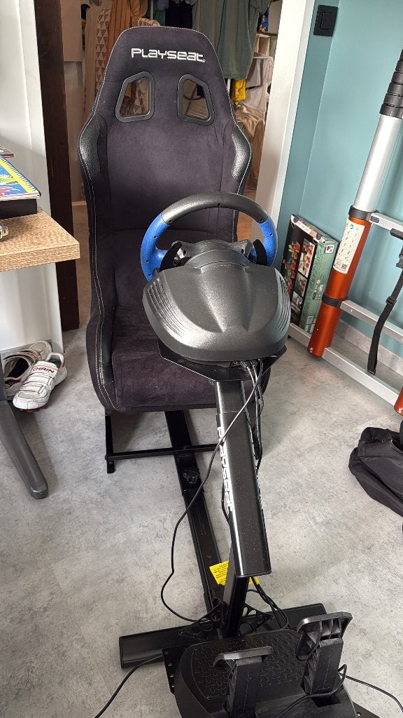 Playseat Evolution inclusief Thrustmaster T150 stuur, Spelcomputers en Games, Spelcomputers | Sony PlayStation Consoles | Accessoires