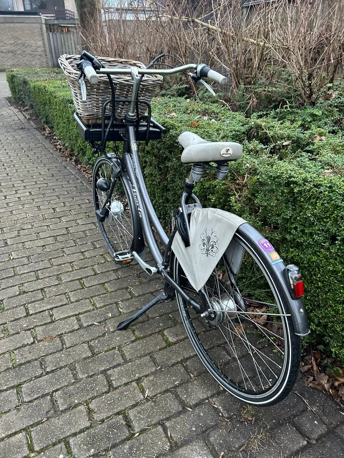 Sparta elektrische fiets met mand, Fietsen en Brommers, Elektrische fietsen, Ophalen, Gebruikt, Sparta