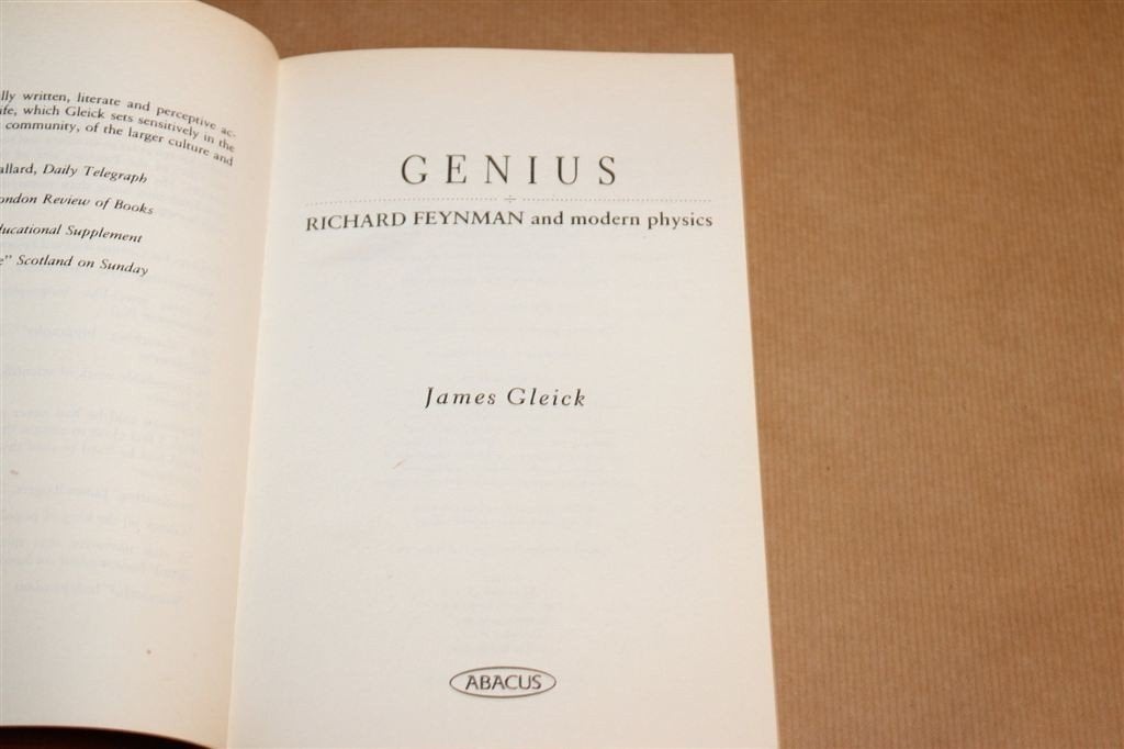 Genius — Feynman, Leven en Natuurkunde, 2003, Boeken, Ophalen of Verzenden, Gelezen, Natuurwetenschap