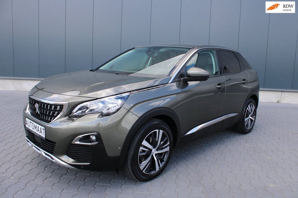 Peugeot 3008 1.2 PureTech Allure TREKHAAK AUTOMAAT, Gebruikt, Zwart, 1199 cc, Leder en Stof