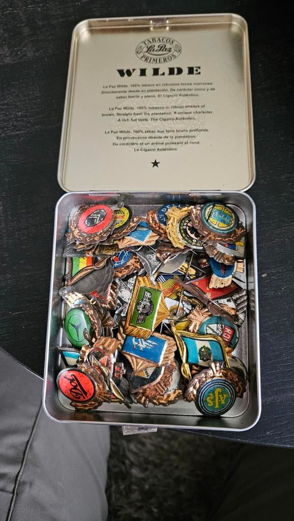 Sigarendoosje oude speldjes, Ophalen of Verzenden, Gebruikt, Overige onderwerpen