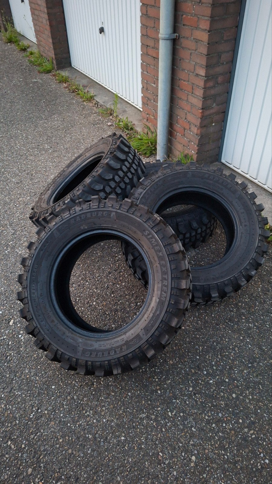 Radburg Extreme 245/70 R16 Off-road Banden (4 stuks), Auto-onderdelen, Banden en Velgen, 16 inch, Ophalen of Verzenden, All Season