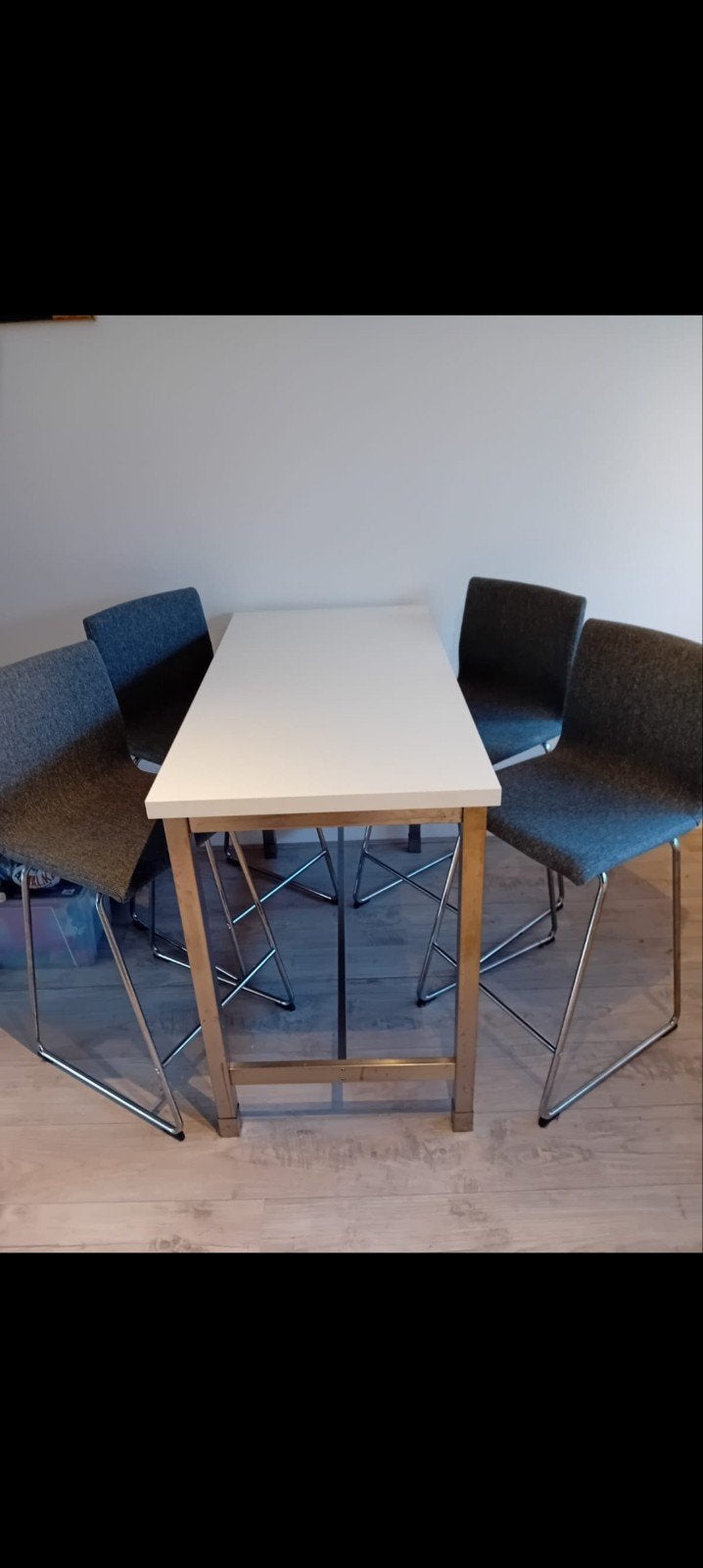 Ikea tafel met 4 hoge krukken, Huis en Inrichting, Ophalen, 100 tot 150 cm, 50 tot 100 cm, Zo goed als nieuw