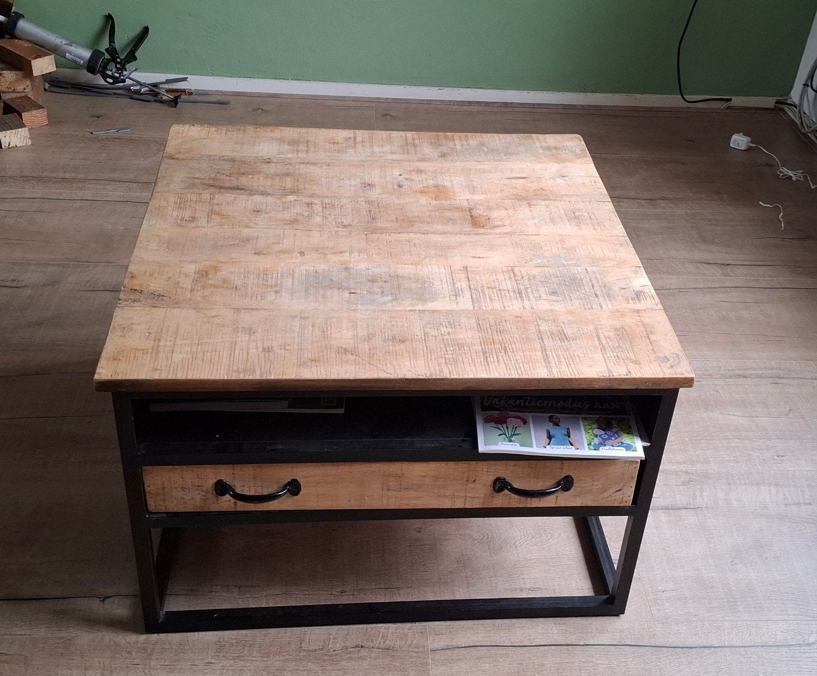 Industriële salontafel met lade - Mangohout en metaal, 50 tot 100 cm, Vierkant, 50 tot 100 cm, Zo goed als nieuw