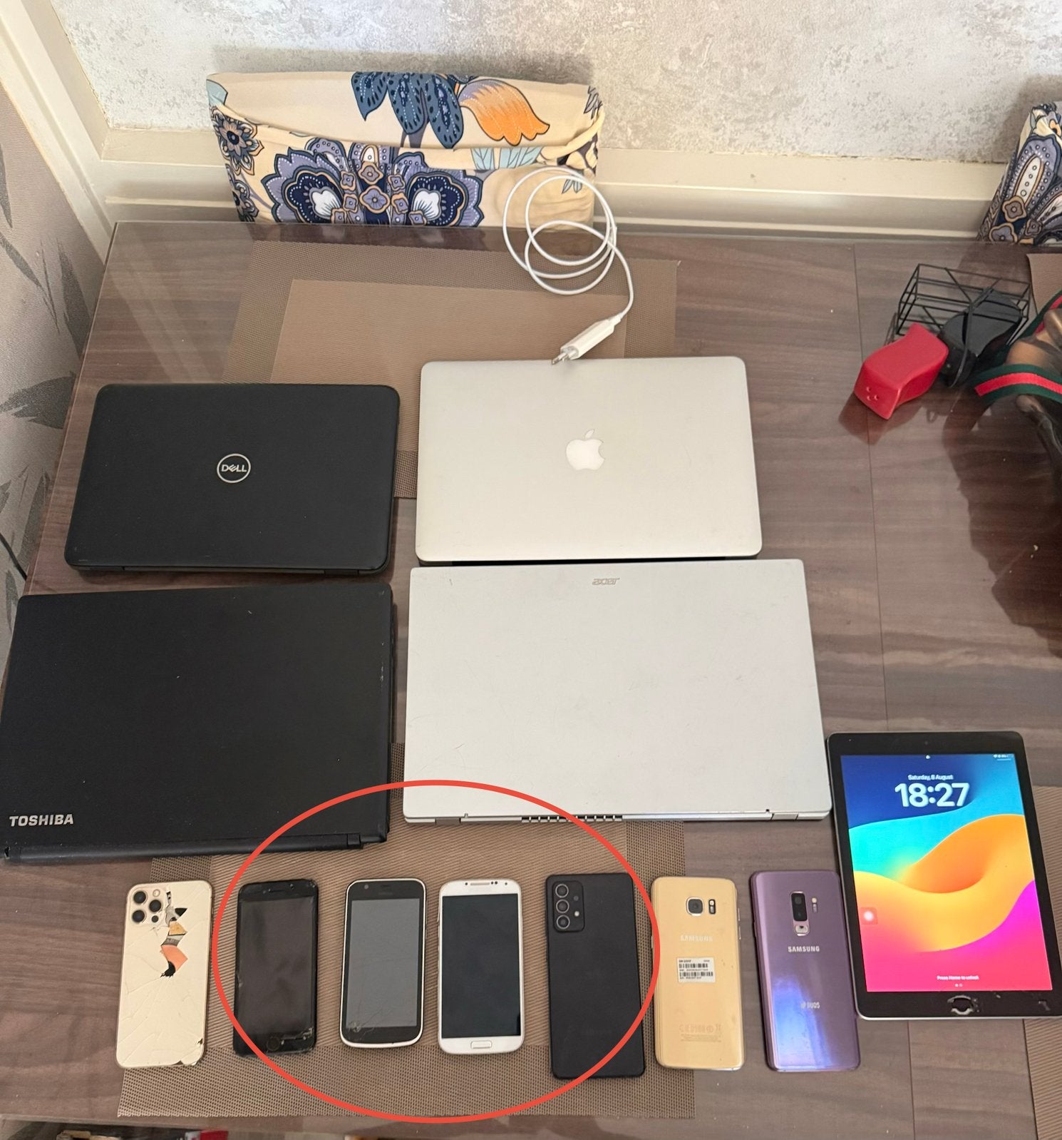 Partij laptops en telefoons - PC's werken goed, telefoons wi, Computers en Software, Ophalen of Verzenden, Gebruikt
