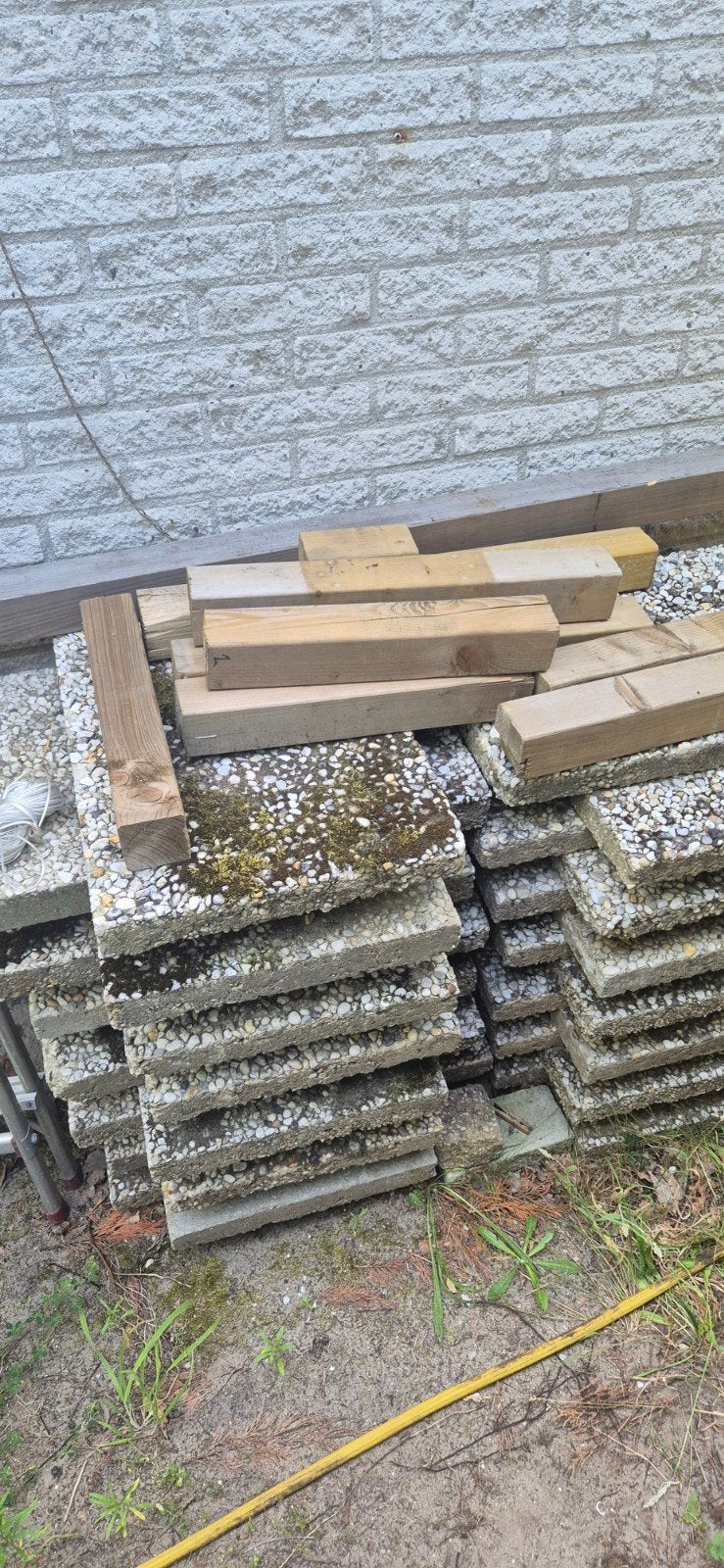 Gratis: Gebruikte terrastegels en klinkers, Tuin en Terras, Tegels en Klinkers, Ophalen, Gebruikt, Minder dan 5 m², Beton