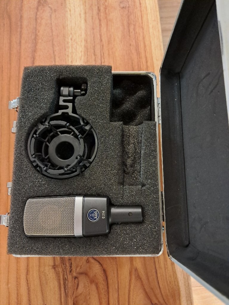 Akg c214, Ophalen, Gebruikt