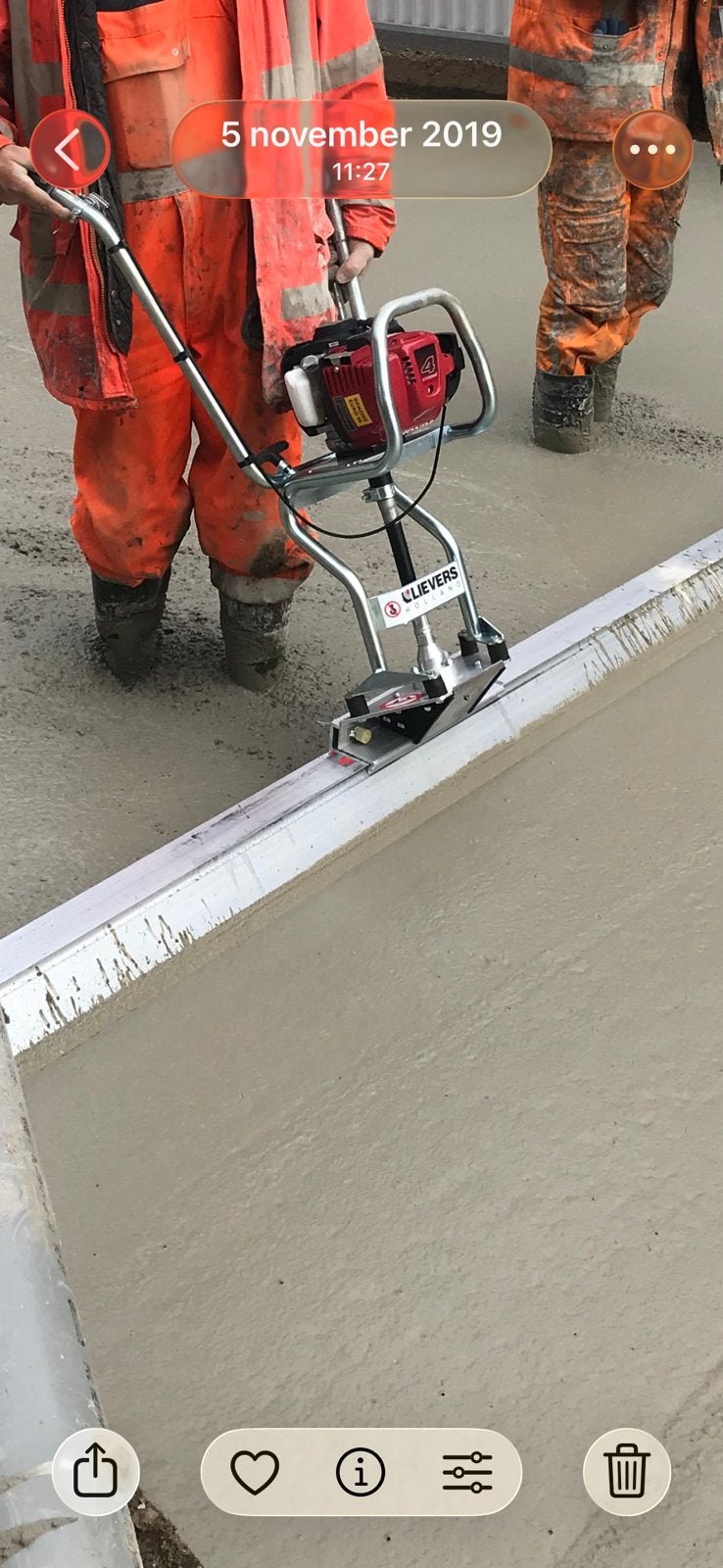 2 stuks betonbalken incl machine, Doe-het-zelf en Verbouw, Ophalen, Zo goed als nieuw