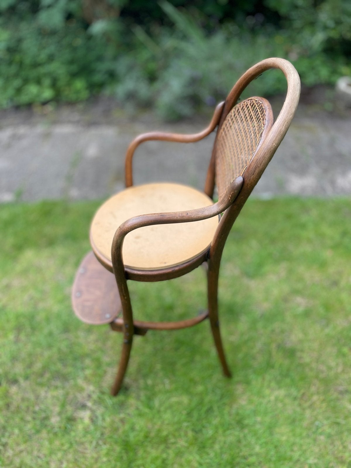 Antieke/vintage houten Thonet kinderstoel, design classic, Ophalen