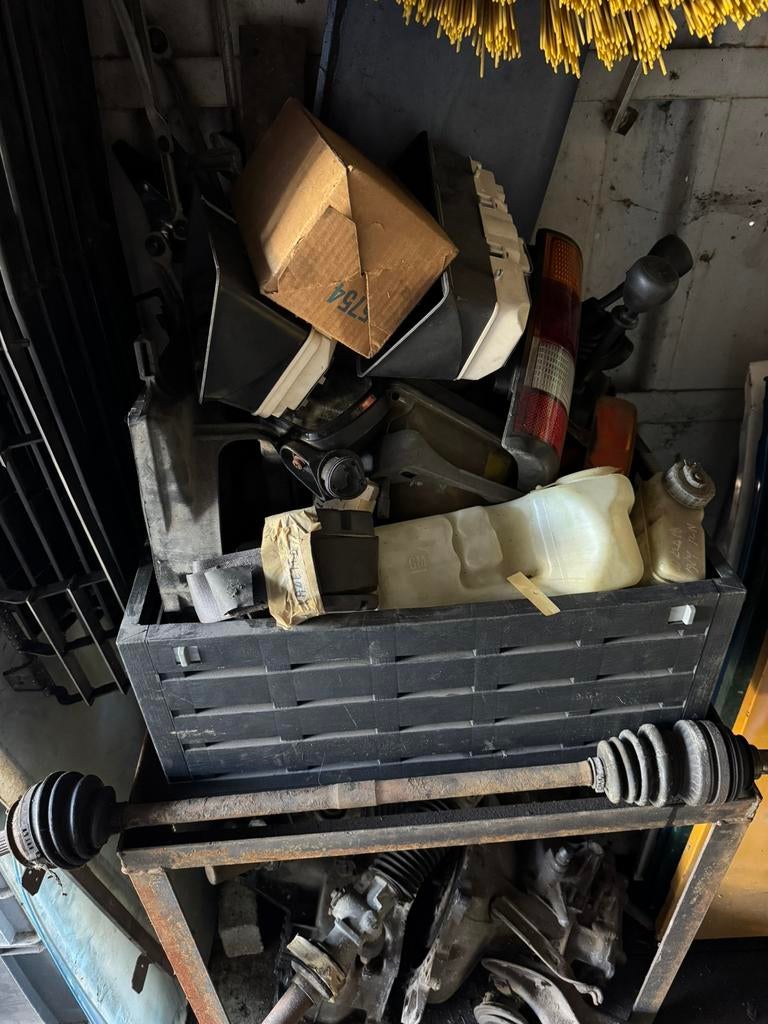 D kadett krat vol onderdelen 2 x versnellingbak 1.2n, Ophalen, Gebruikt, Opel