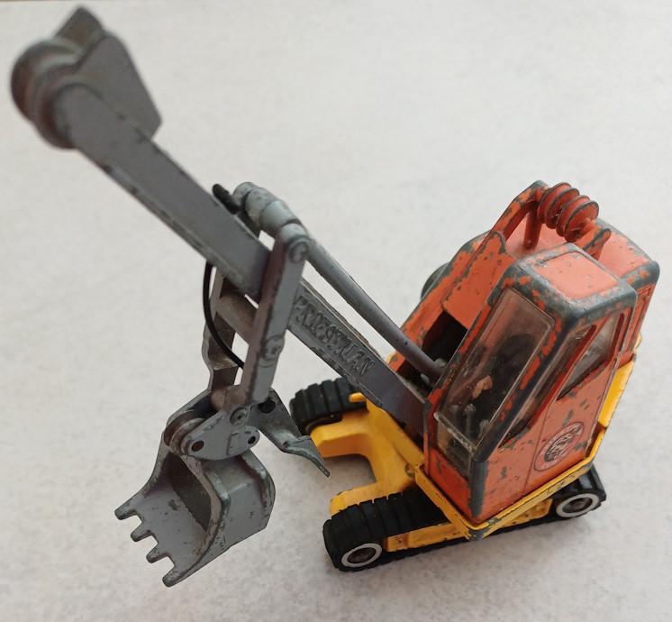 Graafmachine Priestman + Siku oplegger Henschel F201S-2A, Verzamelen, Speelgoed, Gebruikt, Ophalen