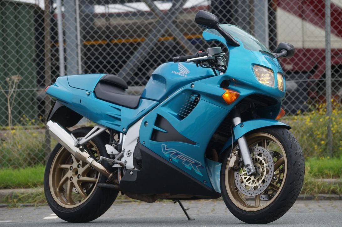 HONDA VFR 750 F, HONDA, 4 cilinders, Motorrijbewijs A, Bedrijf
