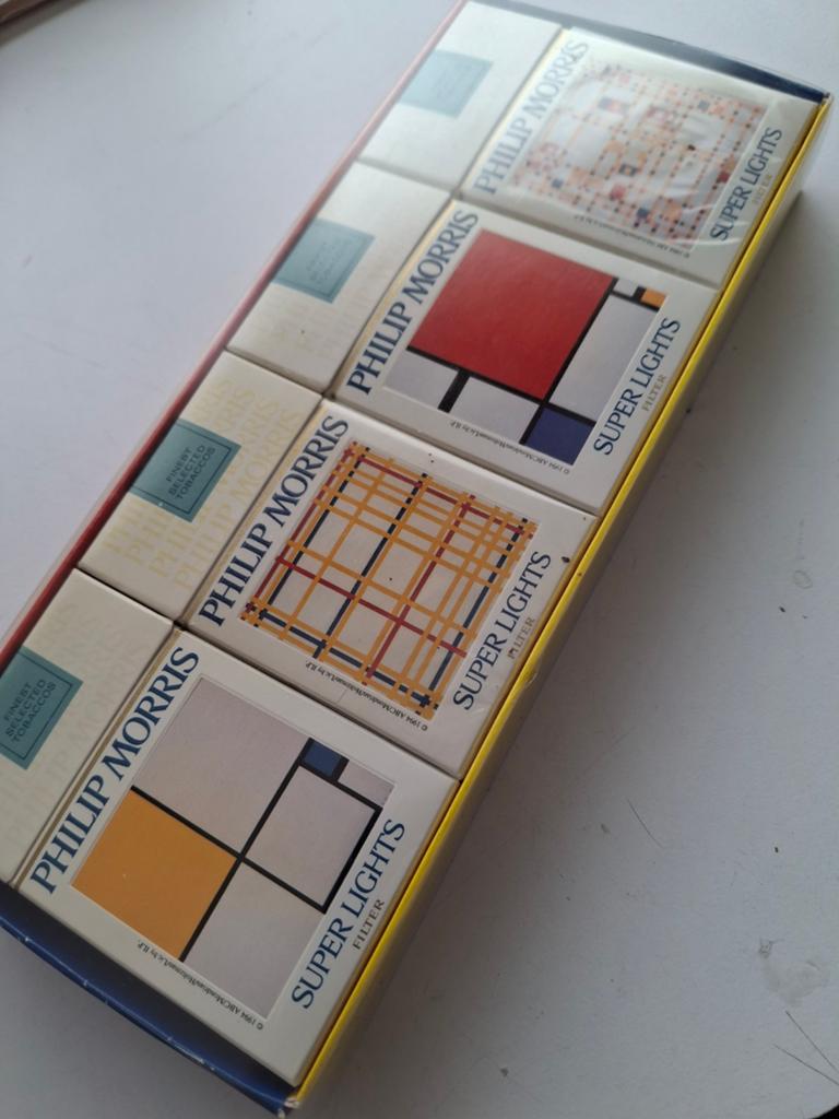 Limited Edition verpakking Philip Morris. Mondriaan., Verzamelen, Ophalen of Verzenden, Zo goed als nieuw, Tabaksdoos of Verpakking