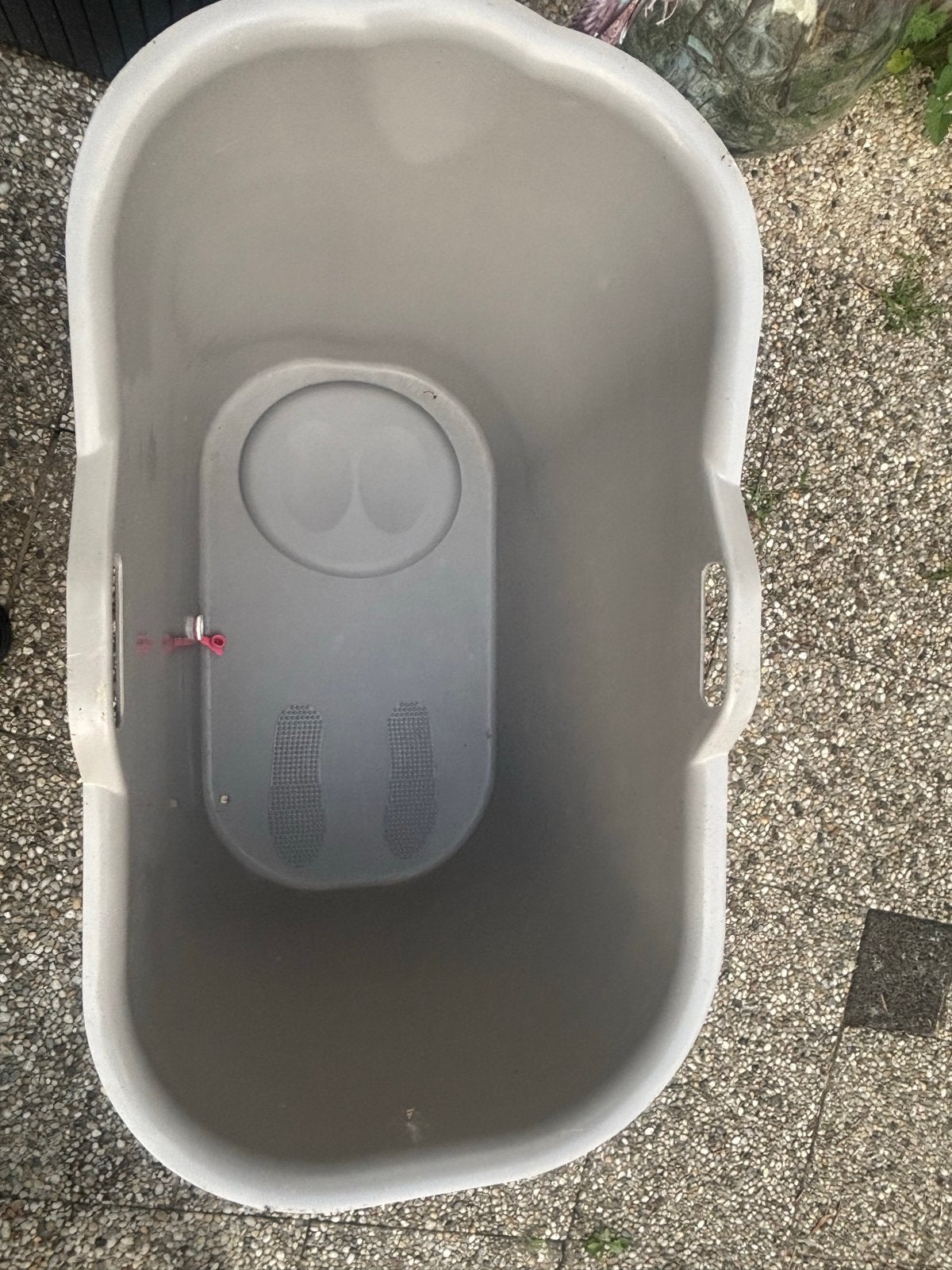 Grijze badkuip met antislip en afvoer., Gebruikt, Badje, Standaard, Ophalen