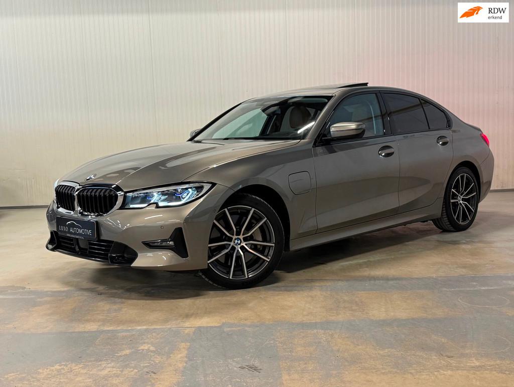 BMW 3-serie 330e High Executive | M-SPORT | SCHUIF/KANTEL |, 1998 cc, Achterwielaandrijving, Gebruikt, Bedrijf