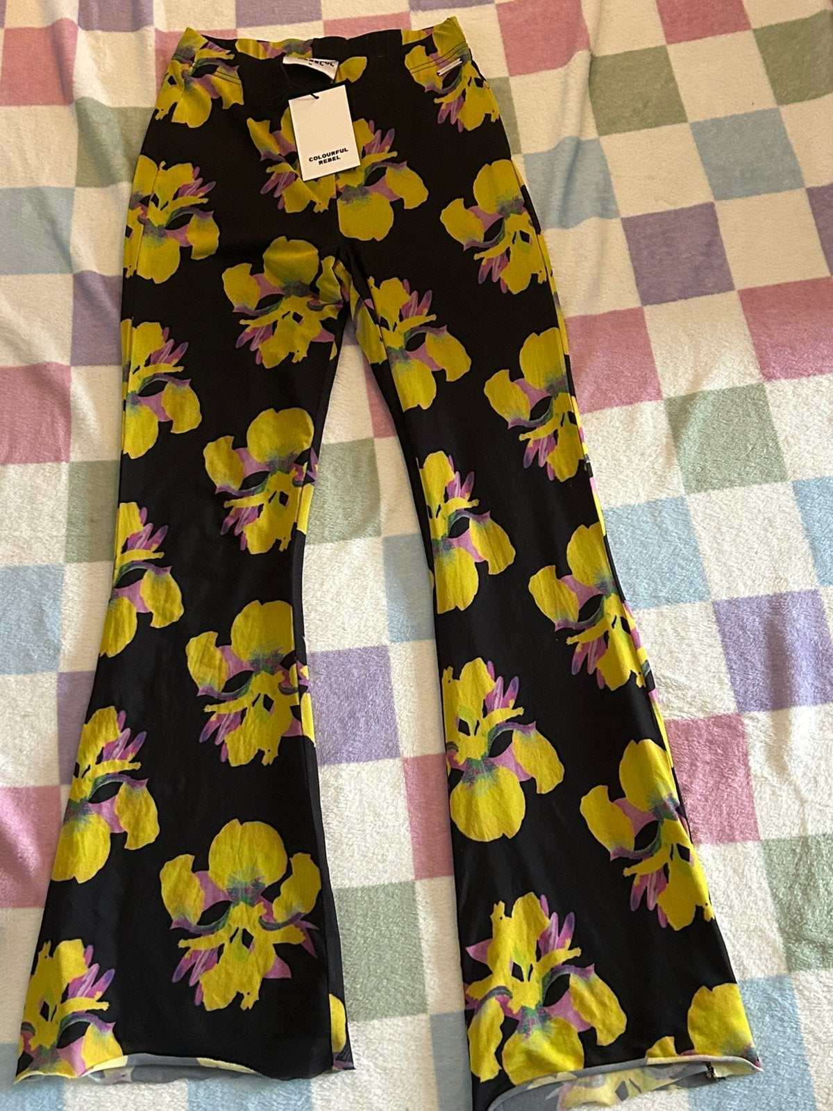 Colourful Rebel flared pants mesh big flower yellow, maat M, Maat 38/40 (M), Geel, Nieuw, Ophalen of Verzenden